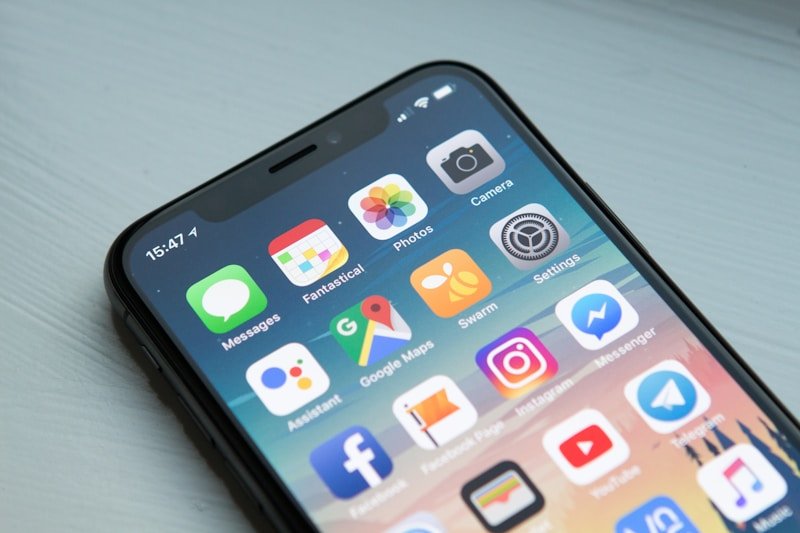 Mobile App vs Responsive Website: Which Does Your Business Need?